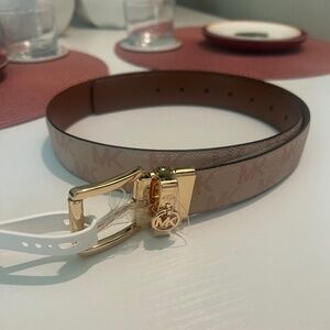 Michael Kors Reversible Tan Belt (New, Size Medium)